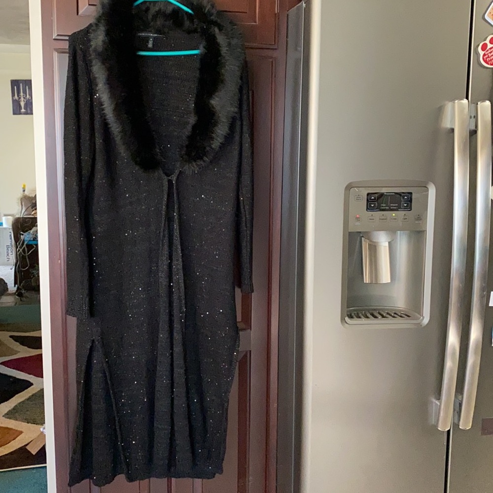 COPY - Black cardigan with detachable fur, with sequins - Picture 6 of 11